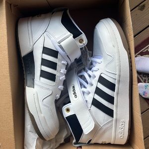 Brand new with tags Adidas post move mid “basketball shoes”